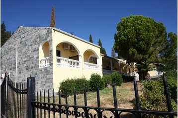 Grecia Privát Benitses, Esterno